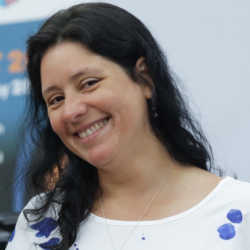 Dr. Claudia Roessing